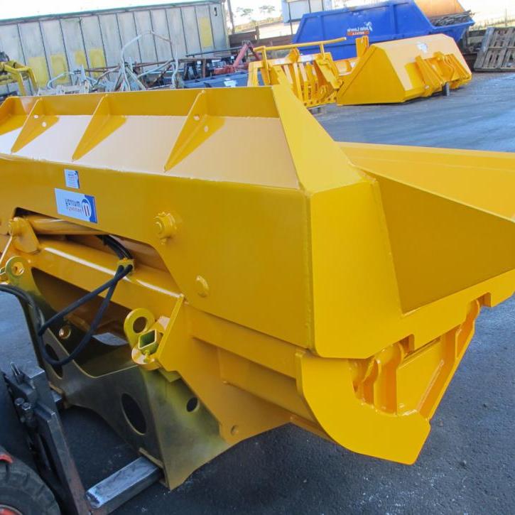 Side Tipping Bucket c/w Chute Extension