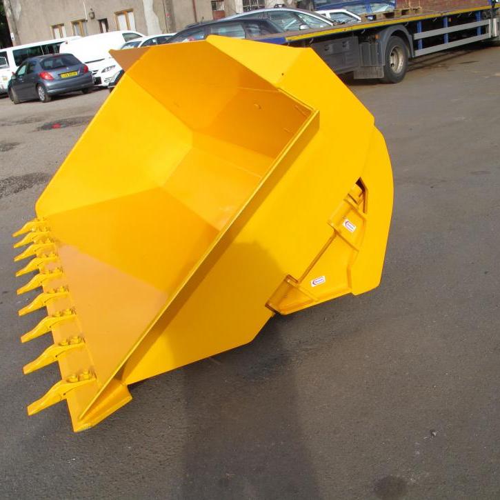 8ft wide Side Tipping Bucket with bucket teeth and pin and cone